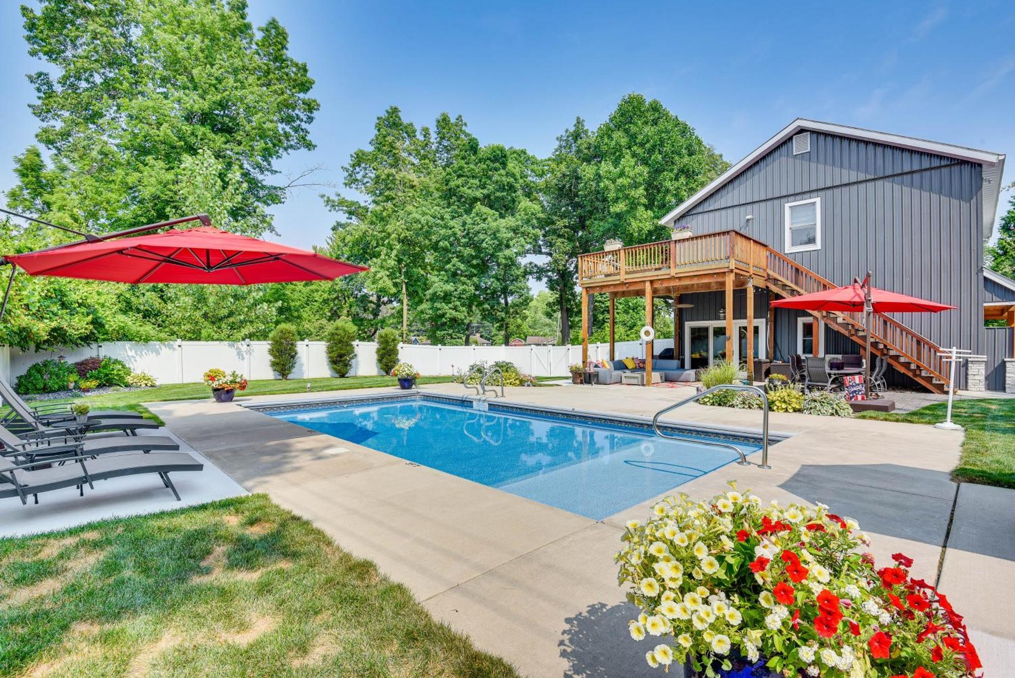 Benton Harbor Apt With Balcony And Shared Fire Pit Εξωτερικό φωτογραφία
