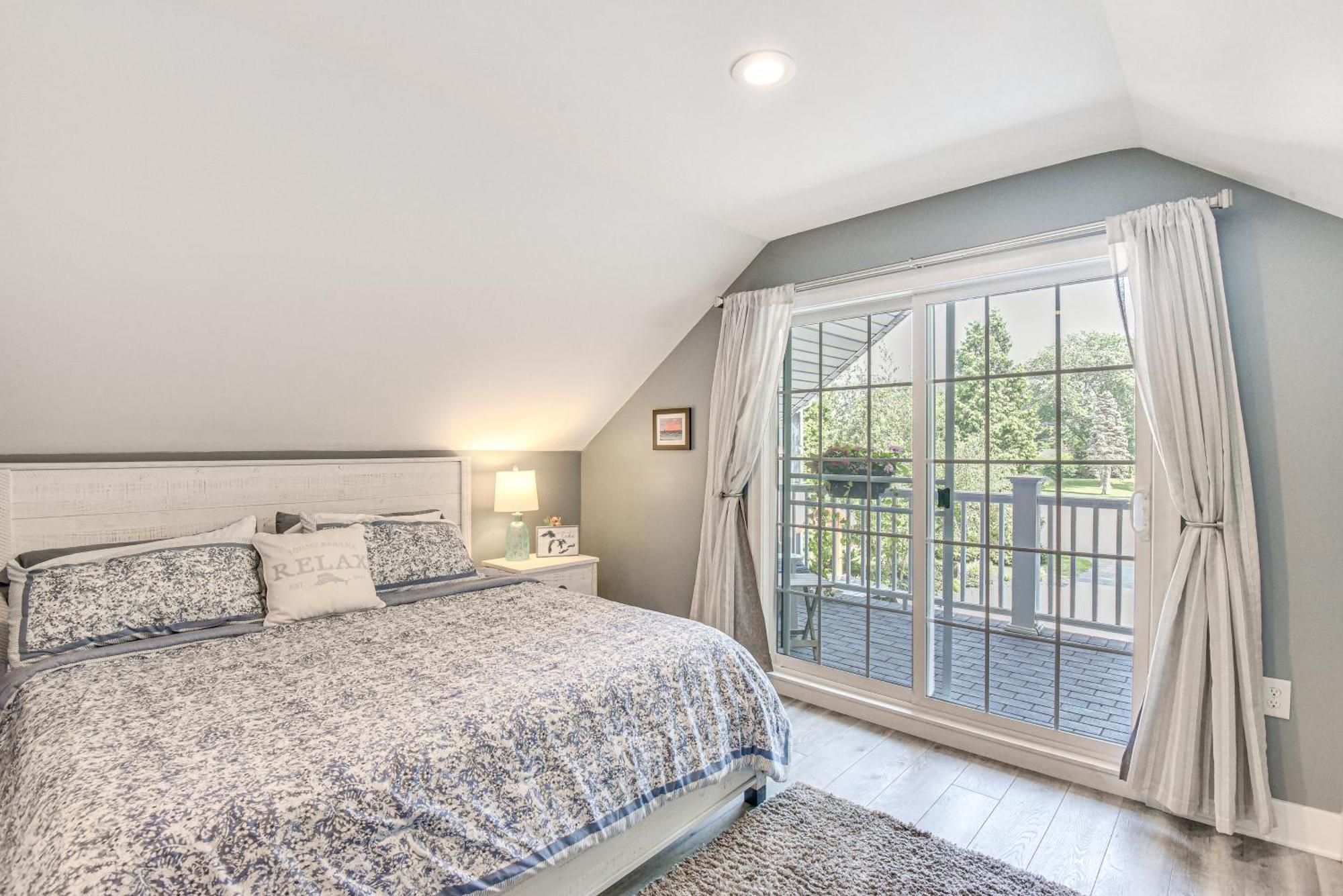 Benton Harbor Apt With Balcony And Shared Fire Pit Εξωτερικό φωτογραφία