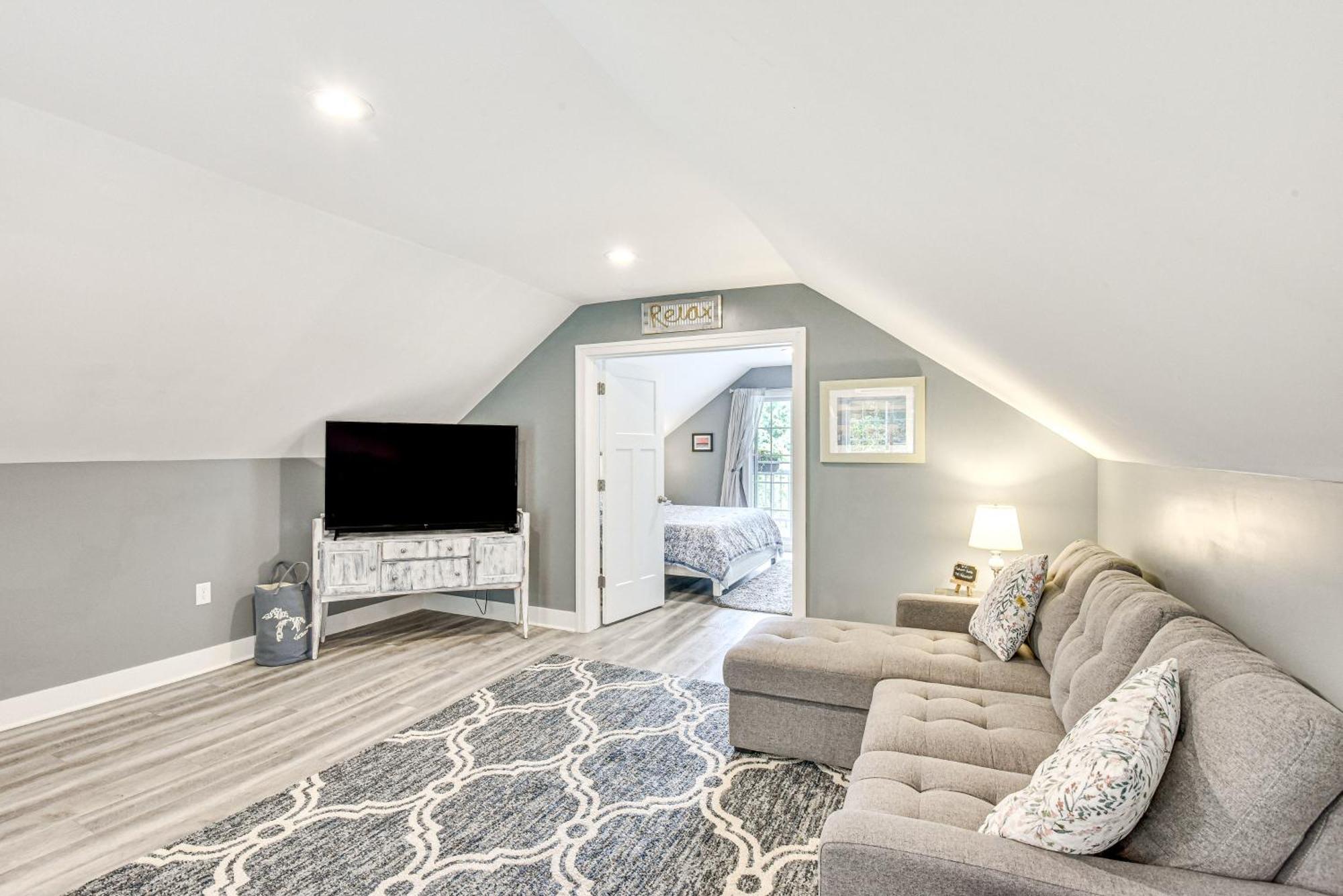 Benton Harbor Apt With Balcony And Shared Fire Pit Εξωτερικό φωτογραφία