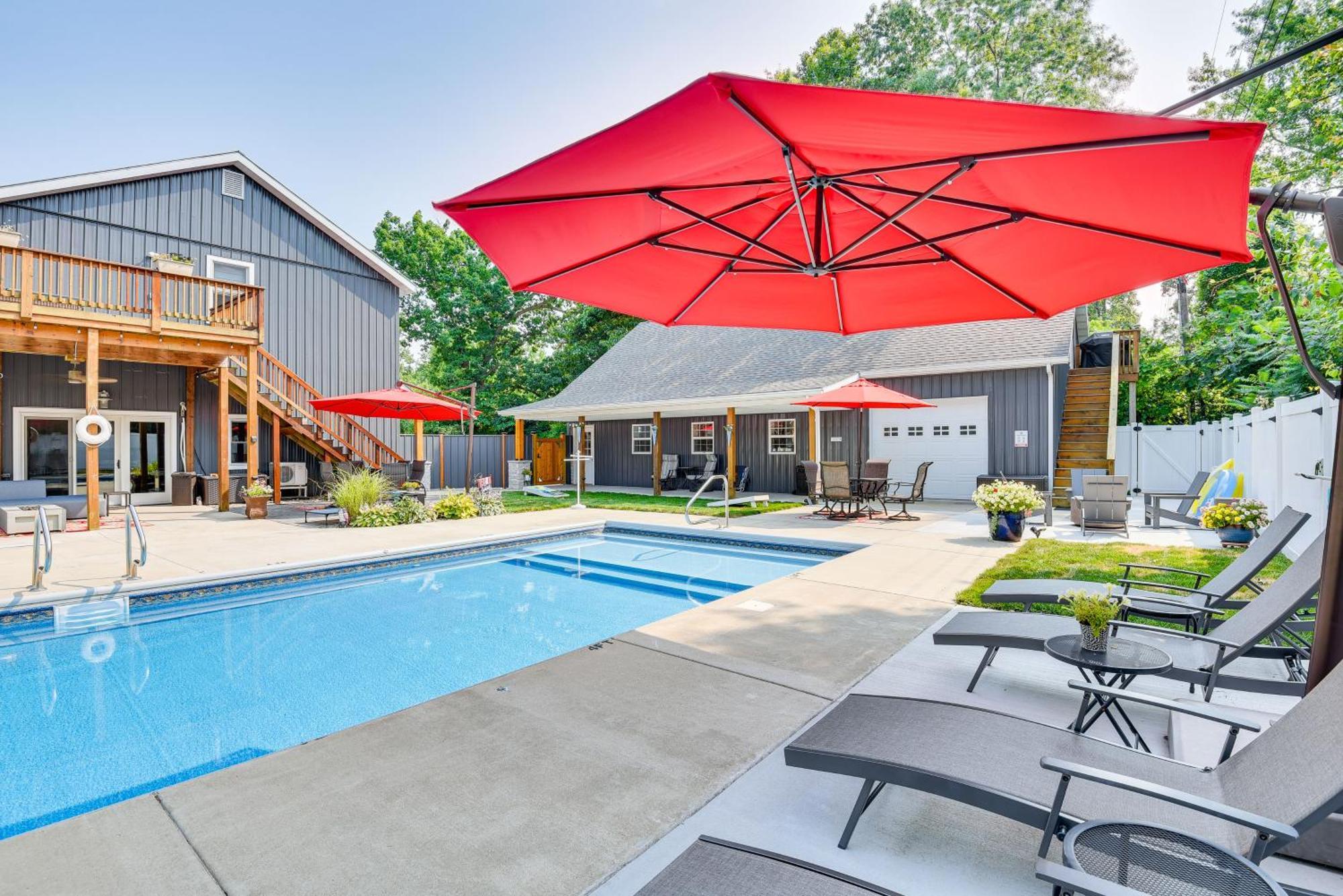 Benton Harbor Apt With Balcony And Shared Fire Pit Εξωτερικό φωτογραφία